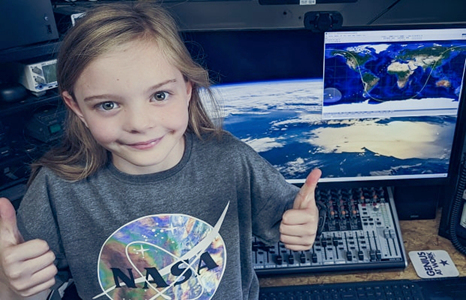 ISSの宇宙飛行士と8歳の少女の不思議なコミュニケーション
